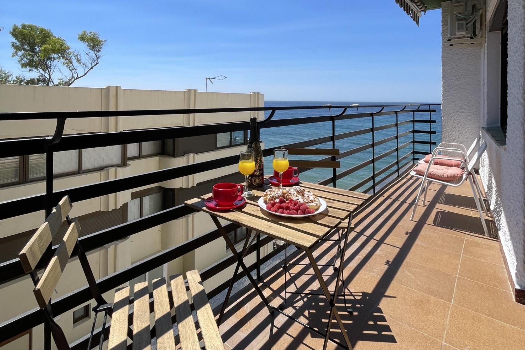 Mediterraneo 508. Fantastic Studio On The Beachfront With Sea Views. 马尔韦利亚 外观 照片